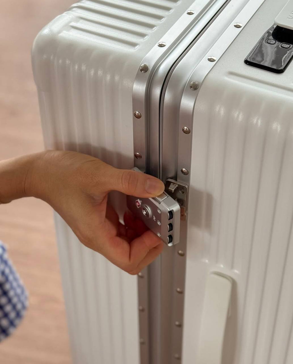 Voyage Léger – Valise avec Balance Intégrée